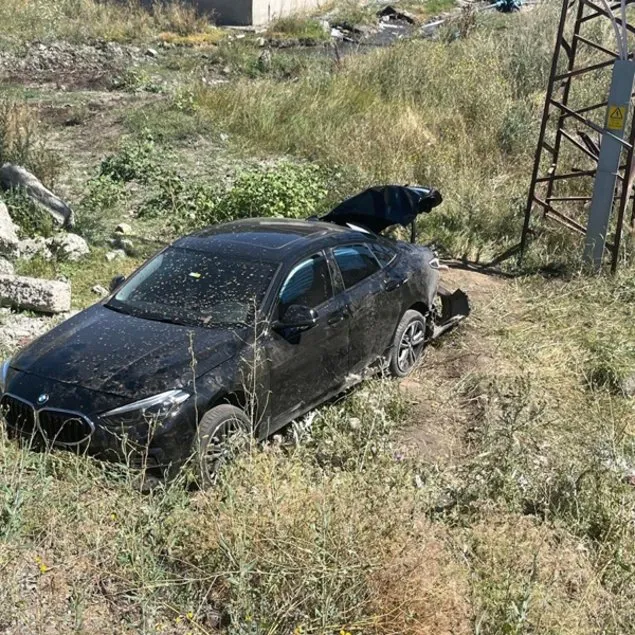 Ağrı’da iki araç birbirine girdi