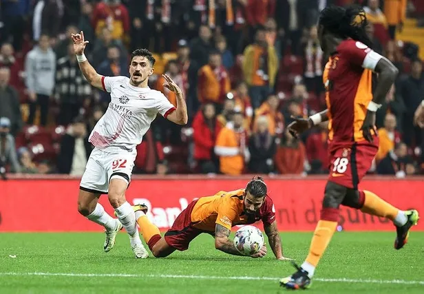 ligde-sikinti-ceken-galatasaray-ztkda-patladi-aslan-7-gol-atarak-uzerindeki-olu-topragini-savurdu-1666227231024.jpeg Ligde sıkıntı çeken Galatasaray ZTK'da patladı! Aslan 7 gol atarak üzerindeki ölü toprağını savurdu-2