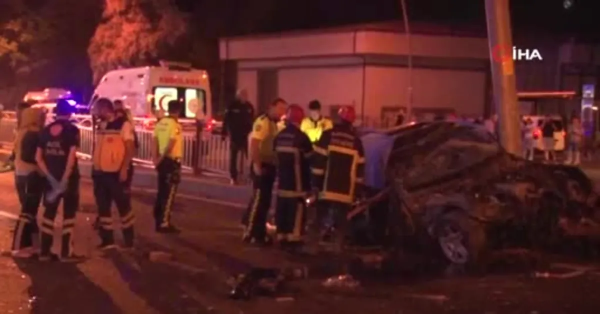 Kayseri'de gece yarısı feci kaza! 2 kişi hurdaya dönen otomobilde can verdi