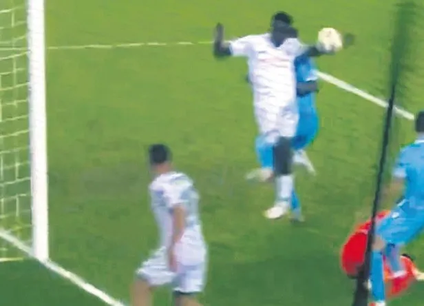 el-isyani-konyaspornin-2-golu-ile-trabzonsporun-iptal-edilen-penaltisi-tartisildi-1667781069945.jpeg El isyanı! Konyaspor’un 2. golü ile Trabzonspor’un iptal edilen penaltısı tartışıldı-2