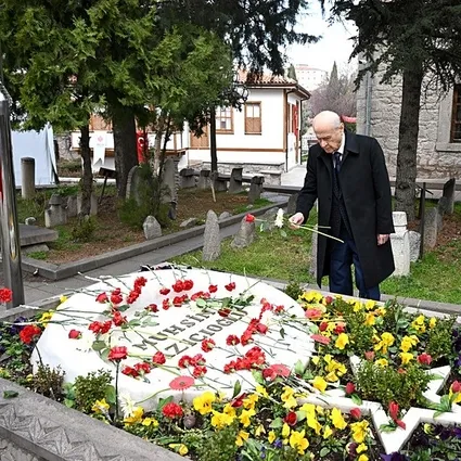 Taceddin Dergahı’nda vefa buluşması: Devlet Bahçeli Muhsin Yazıcıoğlu’nu dualarla andı