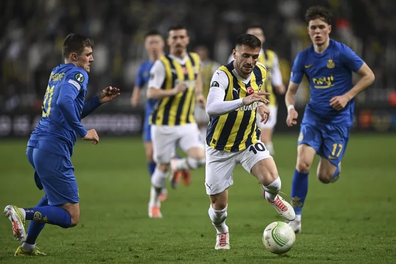 fenerbahce-tarihine-gececek-transfer-yer-yerinden-oynayacak-25-milyonluk-yildiz-imzaya-hazir-1711610185211.jpg Fenerbahçe'ye 25 milyon euroluk yıldız hayırlı olsun! Yer yerinden oynayacak-5