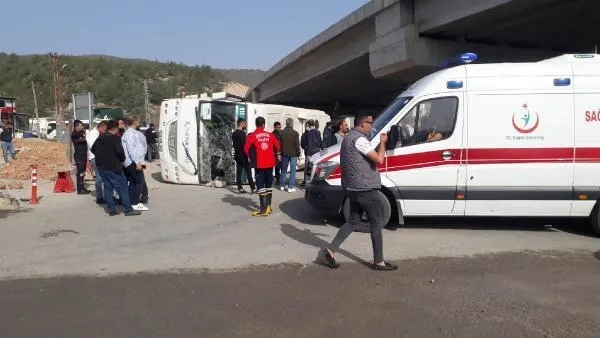 Mersin'de Akkuyu Nükleer Güç Santrali işçilerinin servisi devrildi: 11 yaralı! Peş peşe servis kazaları dikkat çekiyor-3