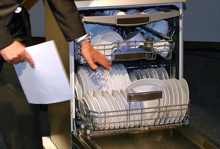 herkes-bu-hatayi-yapiyor-sakin-bulasik-deterjaniyla-yikamayin-1721581714087.jpg Sakın bulaşık deterjanıyla yıkamayın! Herkes bu hatayı yapıyor!-5