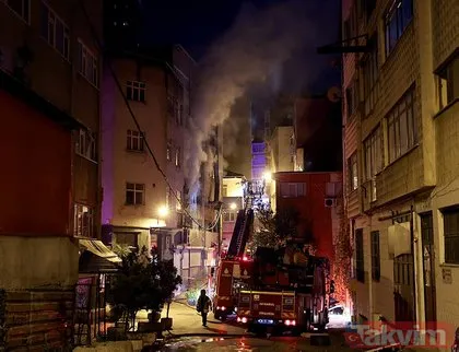 İstanbul Kağıthane’de mobilya imalathanesinde korkutan yangın: Olay yerine çok sayıda ekip sevk edildi
