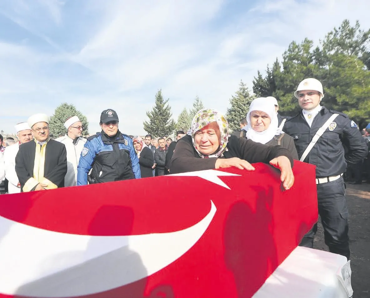 Doğum gününde toprağa verildi