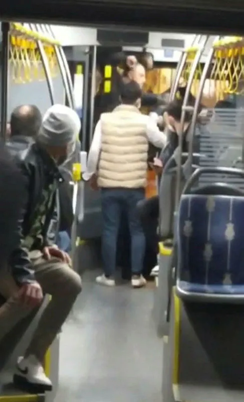 yine-iett-yine-olay-otobus-soforu-yolcuya-saldirdi-1636100897765.jpg