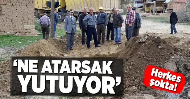 Köyde 30 metre derinliğinde obruk oluştu