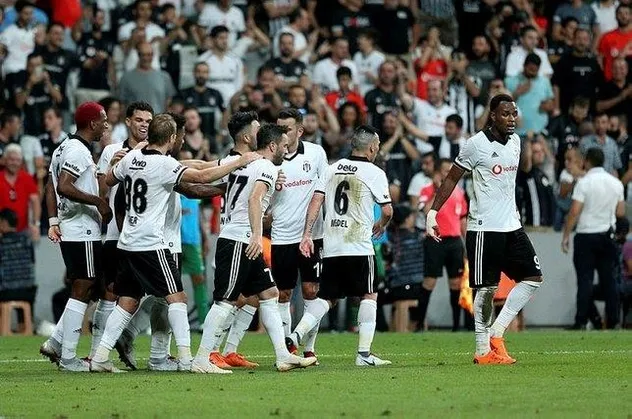 Ryan Babel Beşiktaş'ın tarihine geçti!