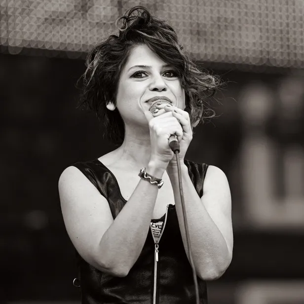 aydilge-kimdir-kac-yasinda-nereli-aydilge-evli-mi-esi-kim-cocugu-var-mi-aydilge-gercek-ismi-ne-1635838418944.jpg Aydilge kimdir, kaç yaşında, nereli? Aydilge evli mi, eşi kim, çocuğu var mı? Aydilge gerçek ismi ne?-3