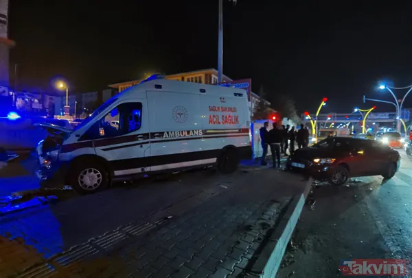 Hasta taşıyan ambulans kaza yaptı! Kırmızı ışıkta geçince... - 7