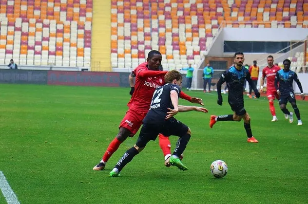 Adana deplasmanda güldü! Demir Grup Sivasspor: 1 - Adana Demirspor: 2 (MAÇ SONUCU-ÖZET)