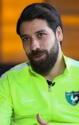 Olcay Şahan yeni sezonda da Yukatel Denizlispor forması giymek istiyor
