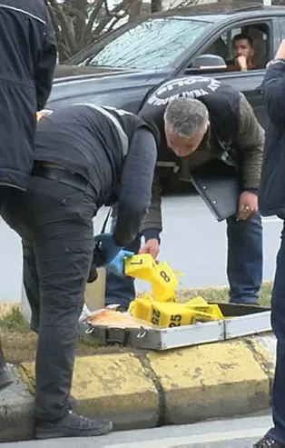 Bakırköy Adalet Sarayı önünde silah sesleri!