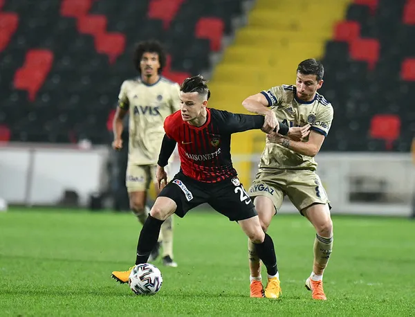 fenerbahceye-hezimet-yasatan-gaziantep-futbol-kulubu-teknik-direktoru-marius-sumudica-rakimizden-daha-iyiydik-ve-galibiyeti-hak-ettik-1608407118248.jpg