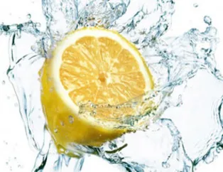 Limonlu su İçmenin faydaları