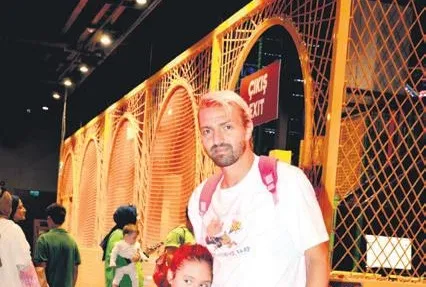 Baba-kız eğlencede