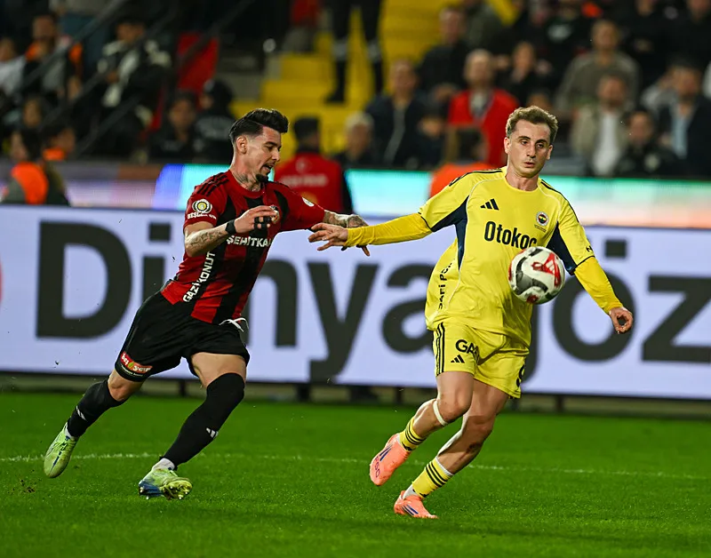 Beşiktaş - Fenerbahçe maçının 11'leri netleşti! Kartal ve Kanarya'nın dev randevusu - 22