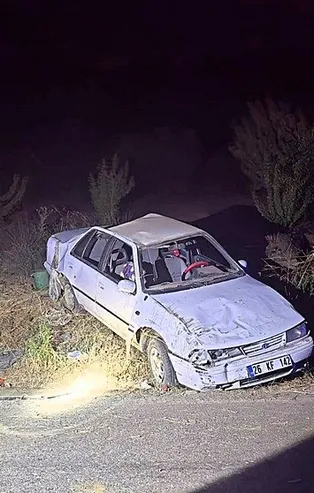 Bilecik’te otomobil devrildi: 2’si çocuk 3 yaralı