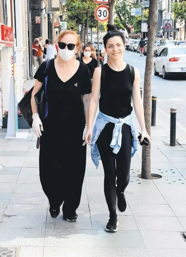 Merve Boluğur cezayı yedi! Maskesiz dolaşan oyuncu Merve Boluğur...-4