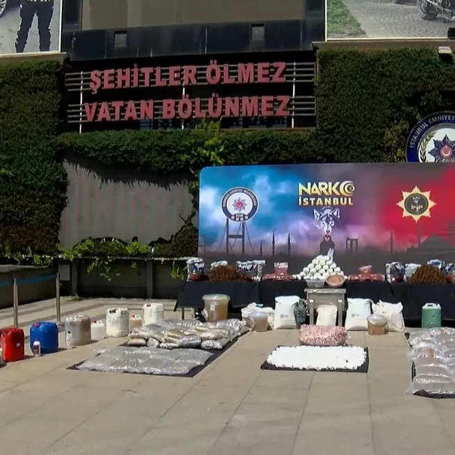 12 ilde düzenlenen operasyonlarda ele geçirilen 1 ton 163 kilogram uyuşturucu emniyette sergilendi