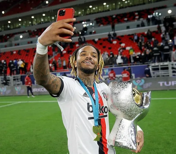 kartal-katarda-yeniden-dirildi-antalyasporu-penaltilarda-yenerek-super-kupanin-sahibi-oldu-1641421342709.jpeg Kartal Katar'da yeniden dirildi! Antalyaspor'u penaltılarda yenerek Süper Kupa'nın sahibi oldu-3