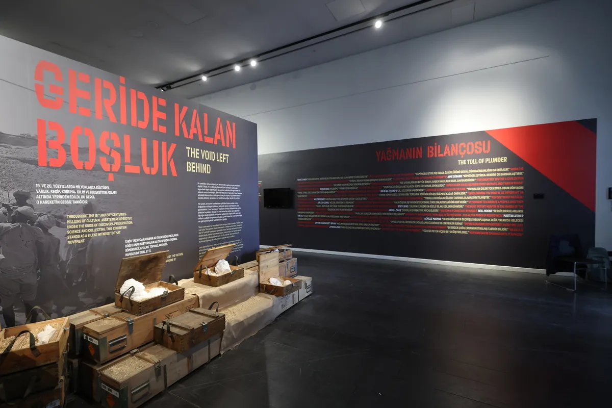 world-decolonization-forum-insanligin-yuku-dekolonizasyonun-bugunu-sergisi-ile-basladi-1778336876897.jpg