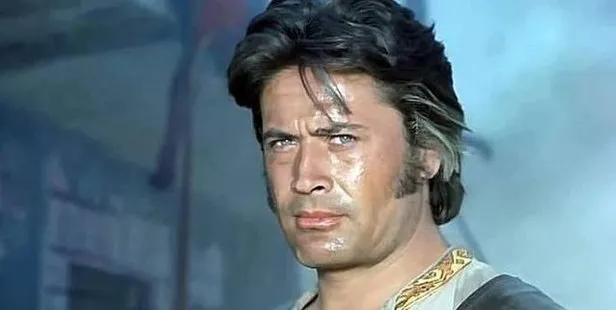 cuneyt-arkin-kimdir-nereli-kac-yasindaydi-cuneyt-arkin-esi-kizi-oglu-torunu-ve-hayati-1656395878939.jpg