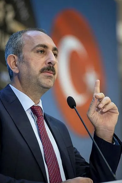 adalet-bakani-abdulhamit-gulden-sosyal-medya-duzenlemesine-iliskin-aciklama-yasakci-anlayis-icinde-olamayiz-1631457643009.jpeg Adalet Bakanı Abdulhamit Gül'den sosyal medya düzenlemesine ilişkin açıklama: "Yasakçı anlayış içinde olamayız"-2