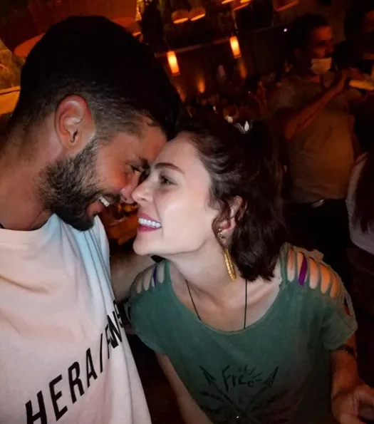 Yıldız Çağrı Atiksoy ile sevgilisi Berk Oktay koronavirüse yakalandı! Çiftin sağlık durumu nasıl?-2