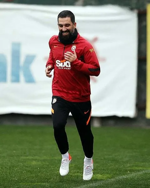 galatasaray-fenerbahce-derbisinin-kaderini-belirleyecek-sifreler-1637267253627.jpeg TAKVİM Gazetesi Galatasaray Fenerbahçe derbisinin kaderini belirleyecek şifreleri analiz etti-13