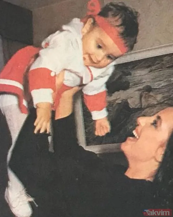 Dilek Taşı'nın Macide'si Perihan Savaş’ın ilk göz ağrısına bakın! İşte İbrahim Tatlıses’in gözlerden uzak tuttuğu kızı Zübeyde Melek... - 4