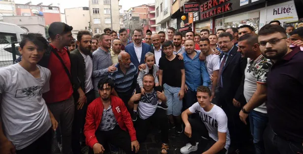 Bakan Berat Albayrak formayı giydi Trabzonlu gençlerle bir araya geldi-5