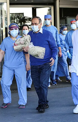 Koronavirüsü yenen Prof. Dr. Bülent Tutluoğlu yaşadıklarını anlattı: Diğer virüslerden çok daha hızlı