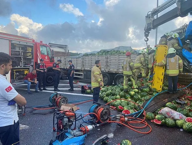 Kuzey Marmara Otoyolu’nda feci kaza! İki tırın çarpışması sonucu 1 kişi öldü-5