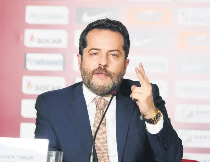 Erden Timur veda ediyor