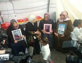 Emine Erdoğan’dan evlat nöbetindeki ailelere ziyaret