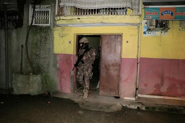 Son dakika: Adana'da şafak vakti DEAŞ operasyonu