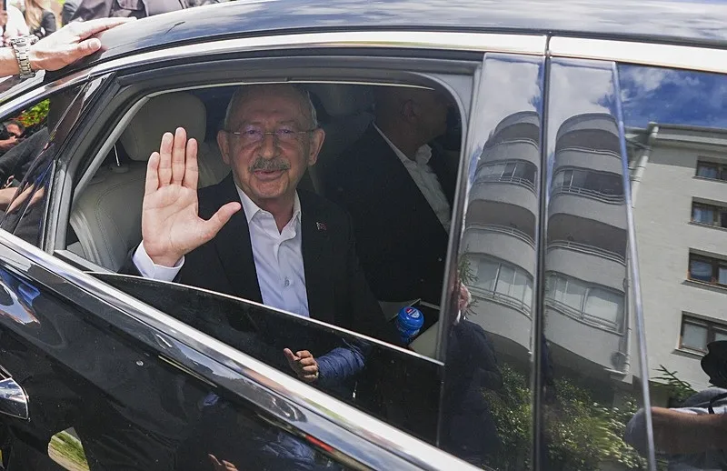 kemal-kilicdaroglu-temizlik-harekatinin-sinyalini-verdi-bu-cati-altinda-yerleri-yok-arinacagiz-1779769120453.jpeg Kemal Kılıçdaroğlu "temizlik" harekatının sinyalini verdi: Bu çatı altında yerleri yok arınacağız-2