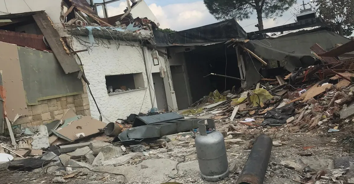 CHP İstanbul İl Başkan Yardımcısı ve Ekrem İmamoğlu’nun dayısı oğlu Ufuk İnan’ın sahibi olduğu kaçak restoran yıkıldı