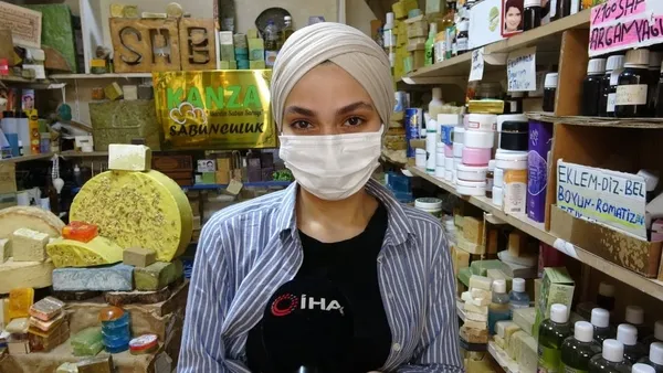 kendisi-kucuk-etkisi-buyuk-irana-ozgu-rusur-tasi-cilde-guzellik-veriyor-1631108709686.jpg Kendisi küçük etkisi büyük! İran'a özgü ruşur taşı cilde güzellik veriyor-7