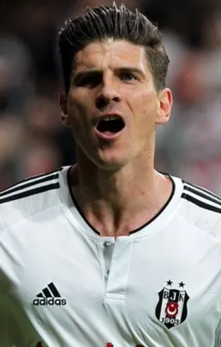 Bir dönem Beşiktaş forması da giyen Mario Gomez 34 yaşında futbolu bıraktı