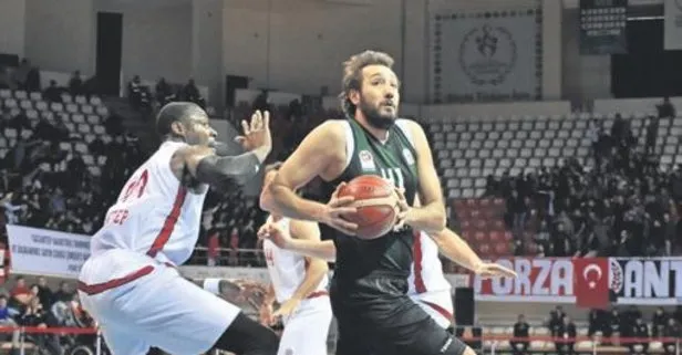 Gaziantep Sakarya’yı farklı devirdi: 83-58