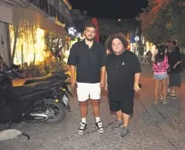 Hayran sevgisi geciktirdi! Çok Güzel Hareketler Bunlar 2’nin parlayan yıldızları geri çevirmedi