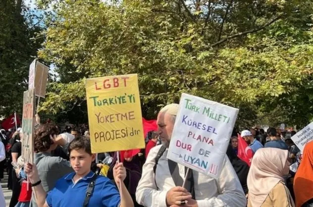 LGBT'e sapkınlığına için yapılan Büyük Aile Yürüyüşü'ne karşı kirlik ittifak! CHP, HDP ve muhalif sanatçılar el ele! Mabel Matiz, Edis...
