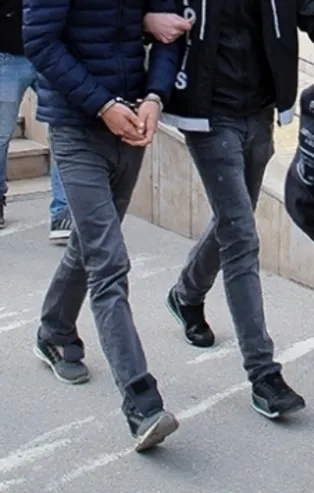 Afyonkarahisar'da FETÖ operasyonu: 4 gözaltı