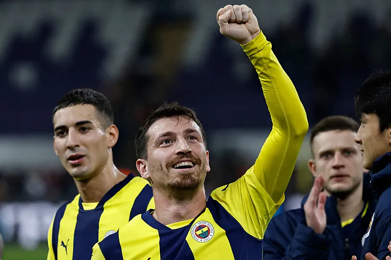 Fenerbahçe'de çok sayıda ayrılık! Jose Mourinho biletlerini kesti - 6