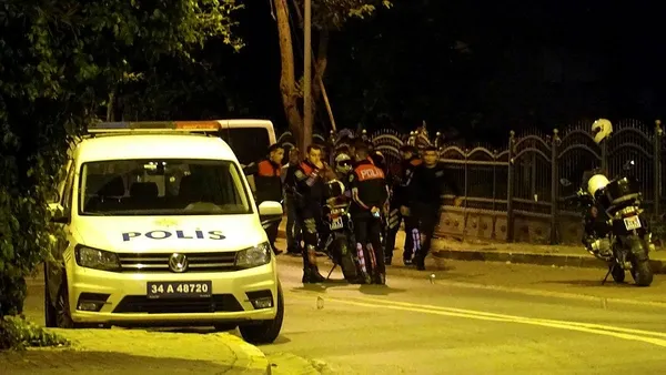 Son dakika: Avcılar'da silahlı çatışma çıktı! Dur ihtarı yapan polise ateş açtılar: Saldırı anı kamerada-2