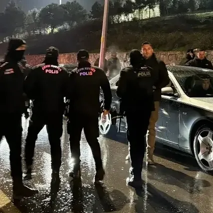 Maç sonrası gergin anlar! Trabzonspor Başkanı Ertuğrul Doğan’a saldırı girişimi