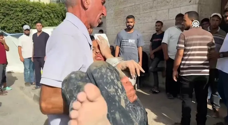 kurban-bayraminin-ilk-gunu-gazzede-evlat-acisi-9-kisi-oldu-netanyahu-durmayacagiz-dedi-1718565166327.jpg Kurban Bayramı'nın ilk günü Gazze'de evler bombalandı: 9 kişi öldü | Netanyahu 'Durmayacağız' dedi-1